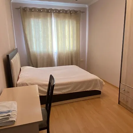 Comfortable 2-br For 4 アパート *