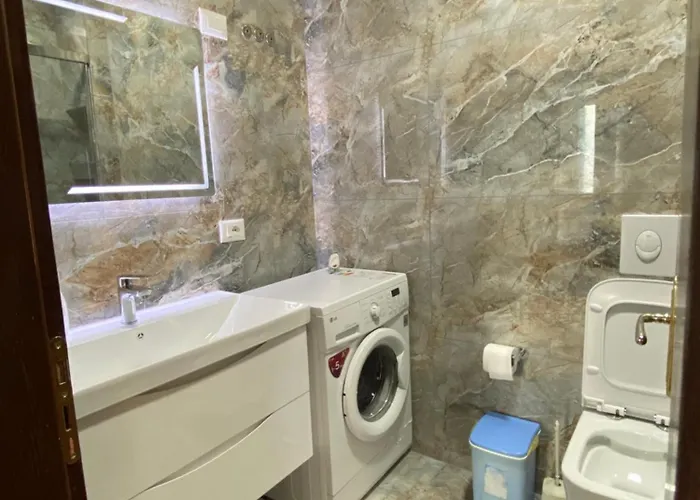 Comfortable 2-br For 4