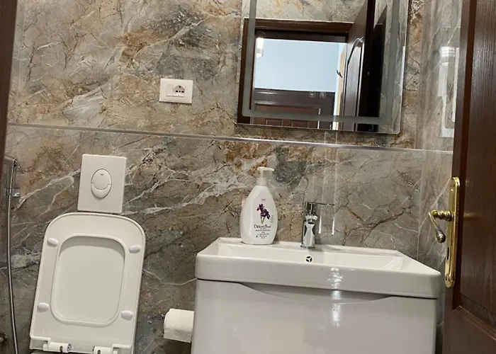 Comfortable 2-br For 4 아파트 티라나